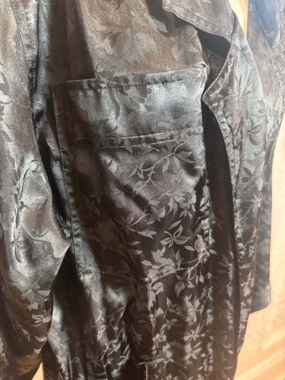 Vintage Victoria’s Secret Gold Label Satin Robe Black Floral M/L - Picture 8 of 11